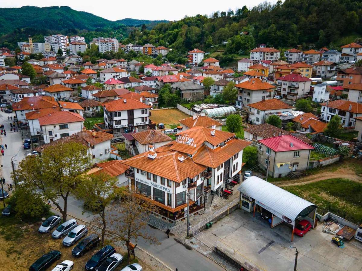 Семеен Хотел Златоград Bagian luar foto